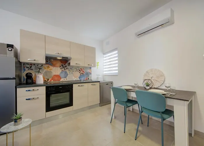 Ξενοδοχείο με διαμερίσματα Marina & - Self Catering - By Tritoni 3*