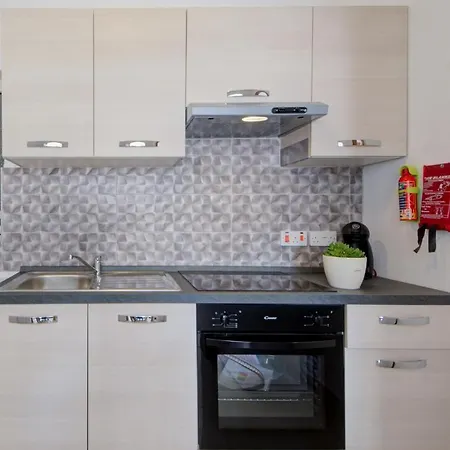 Marina & - Self Catering - By Tritoni מלון דירות Gzira