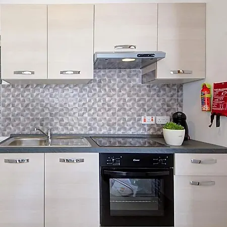 Marina & - Self Catering - By Tritoni מלון דירות Gzira