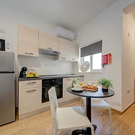 מלון דירות Marina & - Self Catering - By Tritoni 3*